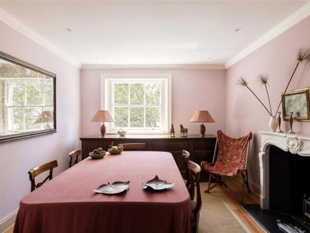 Room for sale in Brompton, Greater London
