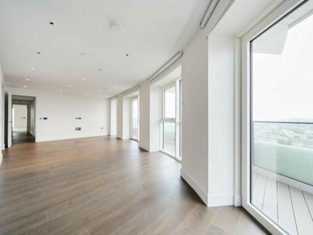 Room for sale in Shepherd's Bush, Greater London