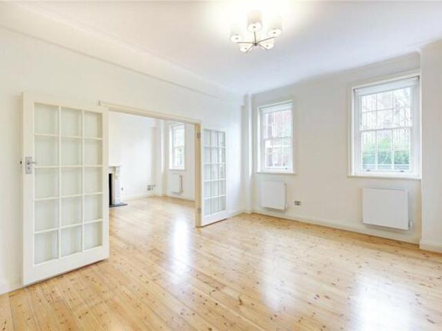 Room for sale in Kensington, Greater London