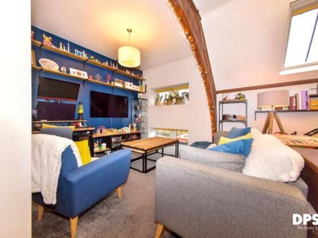 Room for sale in West Yorkshire