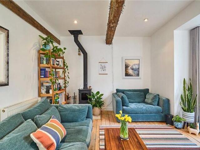 Room for sale in Esholt, West Yorkshire