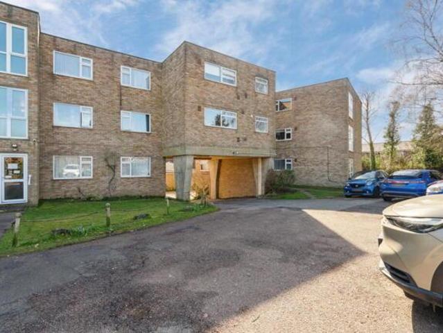 Room for sale in The Cedars Estate, Batchworth