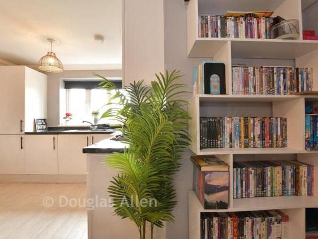 Room for sale in Wickford