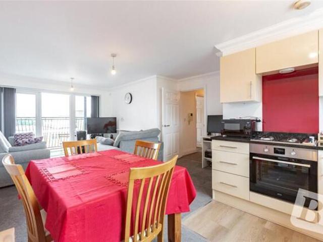 Room for sale in Wickford