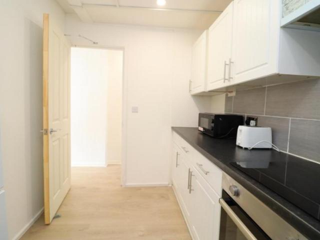 Room for rent in Brondesbury Park, Greater London