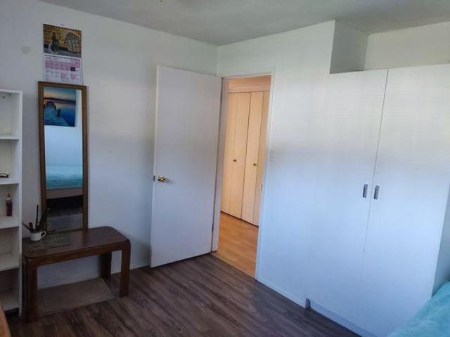 Room for rent in Saanich, British Columbia