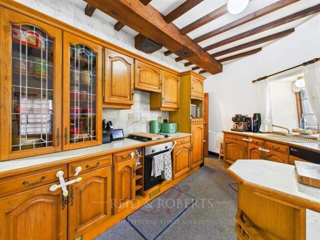 Room for sale in Holywell, Wales