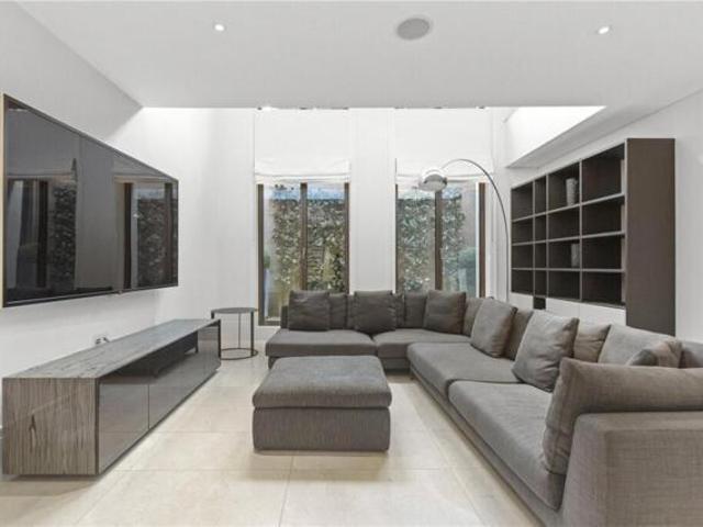 Room for sale in Chelsea, Greater London