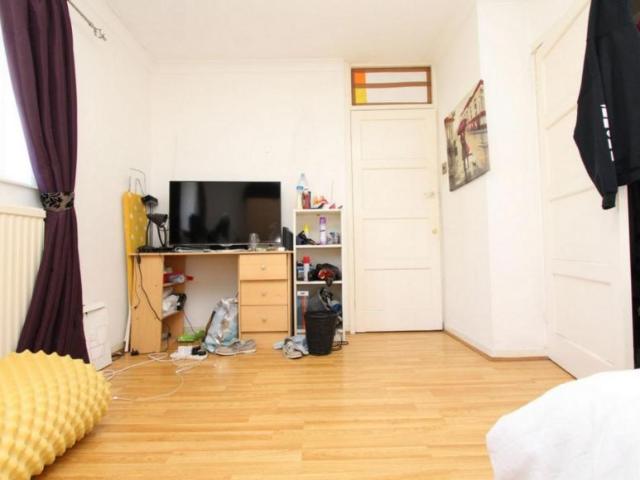 Room for rent in Cann Hall, Greater London