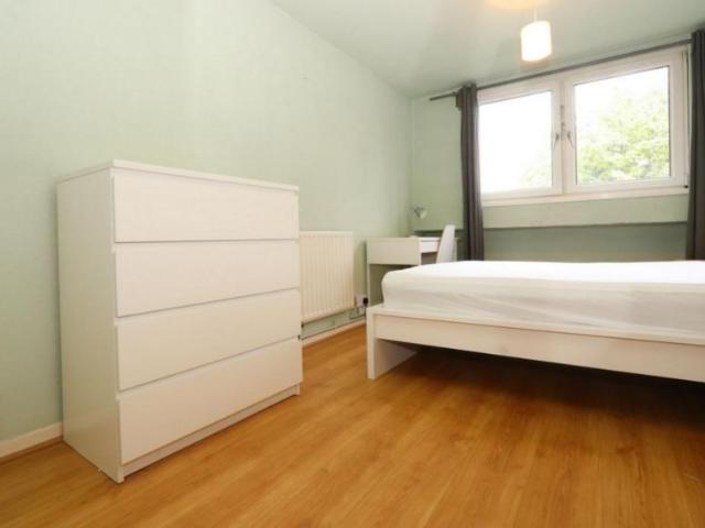Room for rent in Globe Town, Greater London