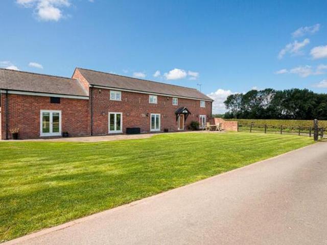 Room for sale in High Legh