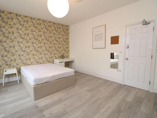 Room for rent in Charlton, Greater London