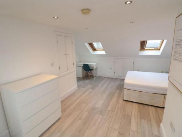 Room for rent in Charlton, Greater London