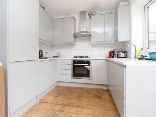 Room for rent in Scotch Estate, Greater London