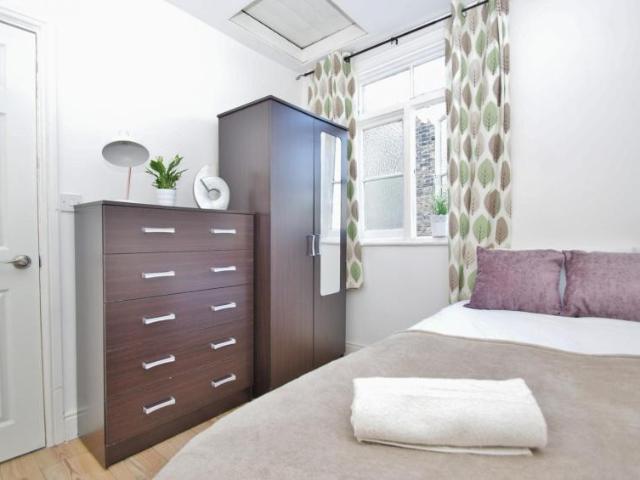 Room for rent in London Borough of Hammersmith and Fulham, Greater London
