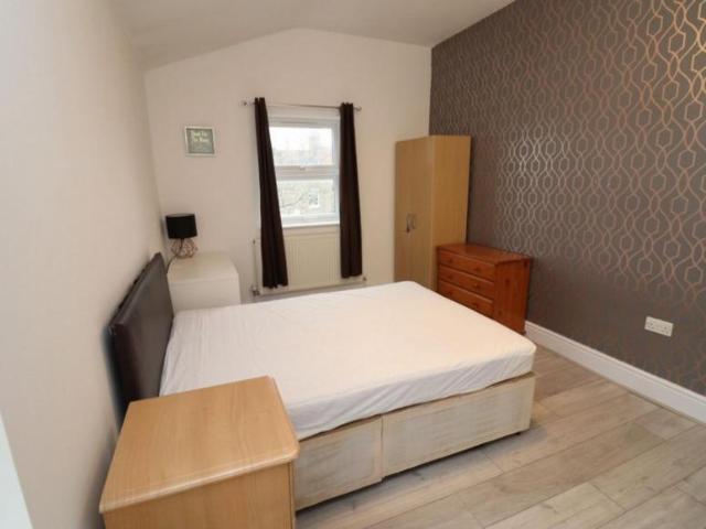 Room for rent in Charlton, Greater London