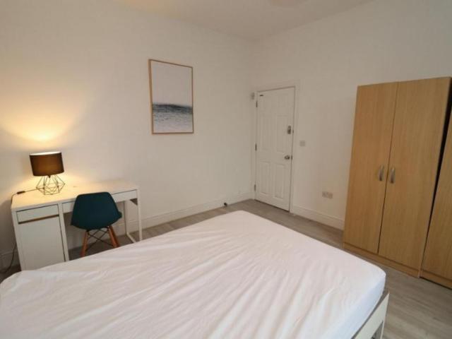 Room for rent in Charlton, Greater London