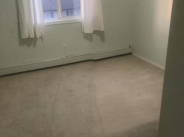 Room for rent in Wedgewood, Alberta