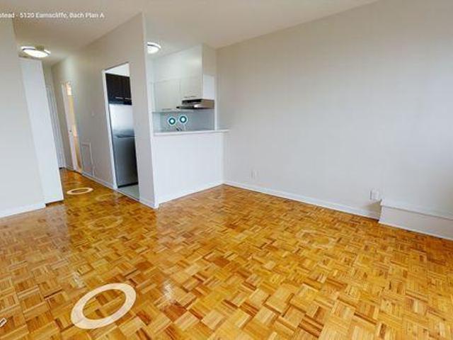 Room for rent in St. Leonard's, Quebec