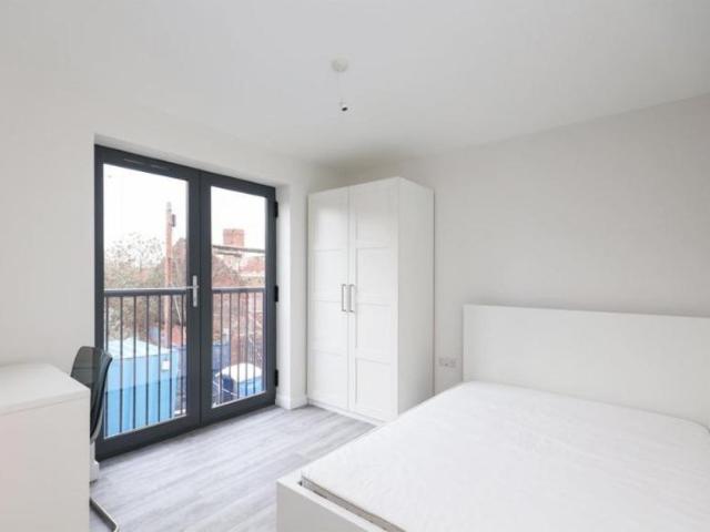 Room for rent in Saint Vincent's, Netherthorpe
