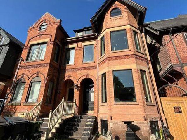 Room for rent in Woburn, Ontario