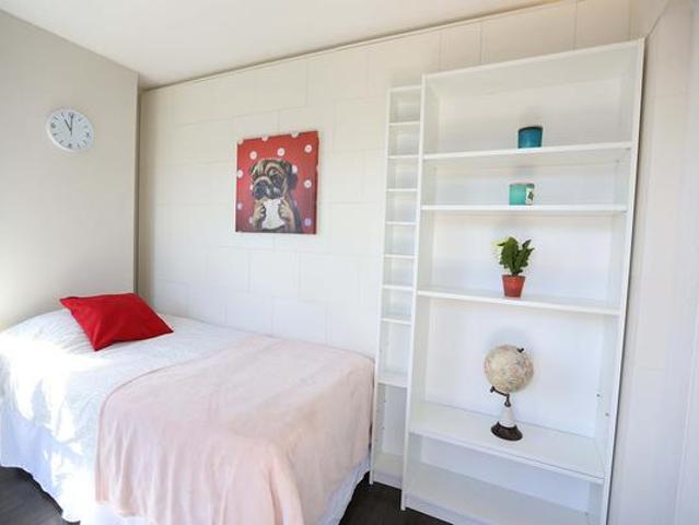 Room for rent in Toronto, Golden Horseshoe