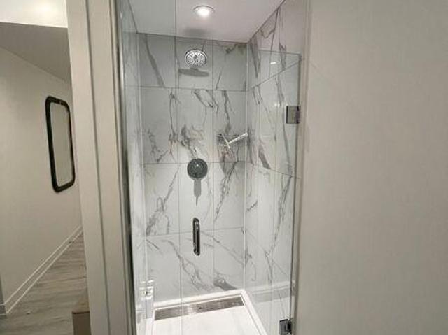 Room for rent in Toronto, Etobicoke