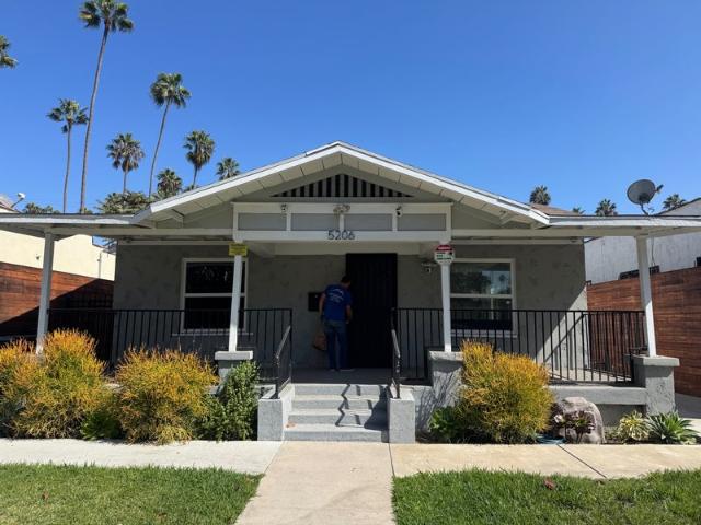 Room for rent in Canoga Park, California