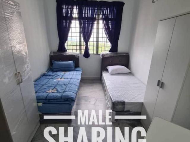 Room for rent in Petaling, Alam Impian