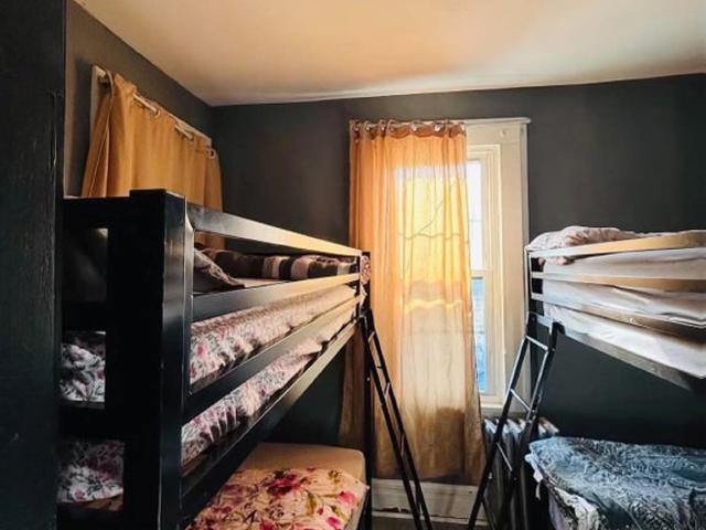 Room for rent in Irvington, Essex County