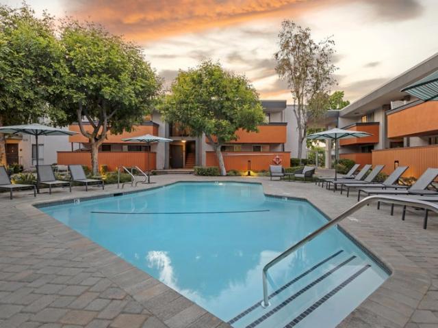 Room for rent in Burbank, California
