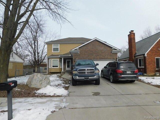 House for sale in Clinton Township