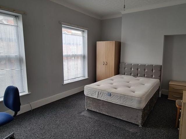 Room for rent in Avenues, Hull