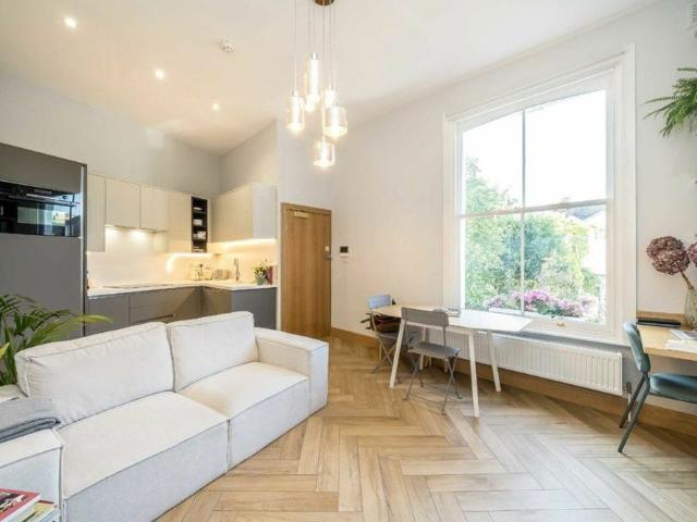 Apartment for rent in Chalk Farm, Cat Hill
