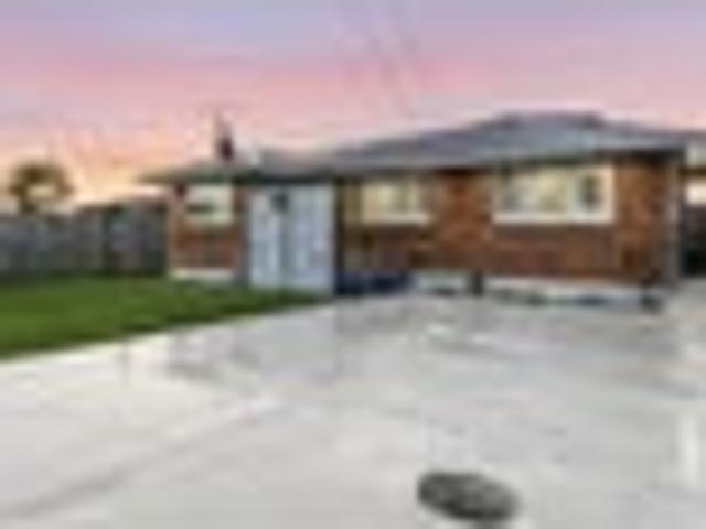 House for sale in Sunline Estate, Papakura