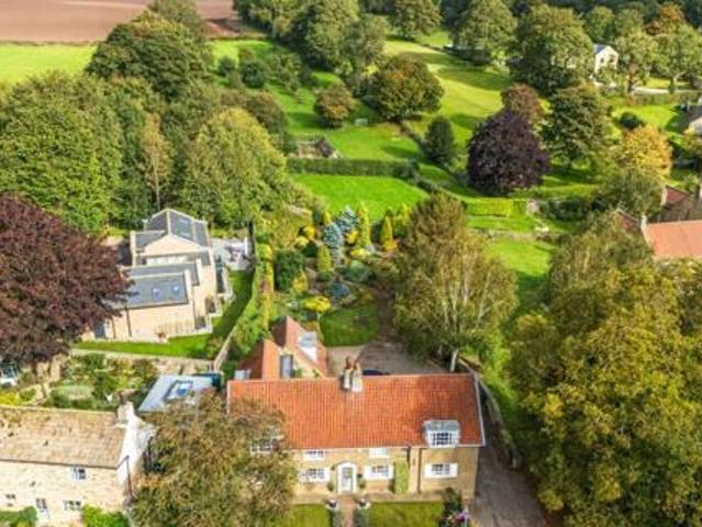 House for sale in Farnham, Waverley