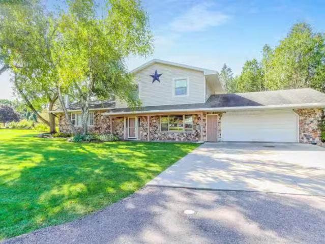 House for rent in Marshfield