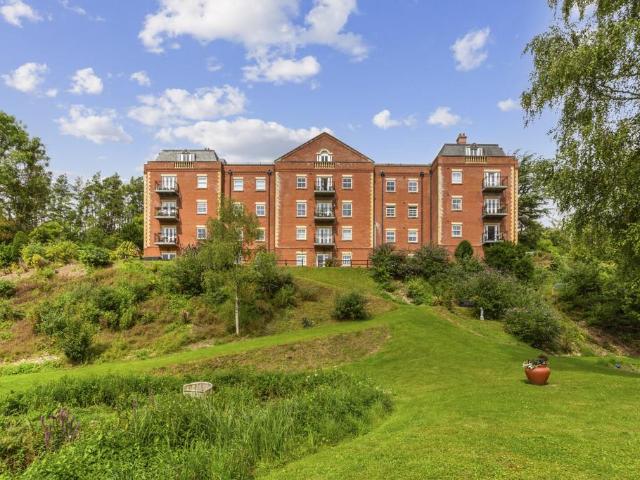 Apartment for rent in Hawford, Hampshire