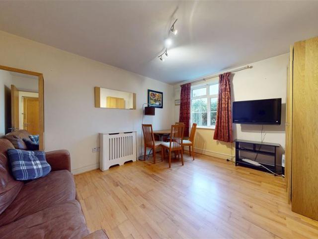 Apartment to rent in Bluebell, North Tipperary
