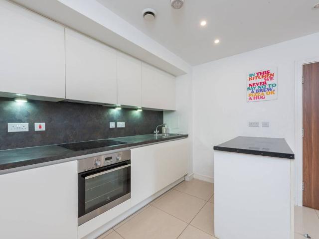 Apartment for rent in West Hendon, Greater London