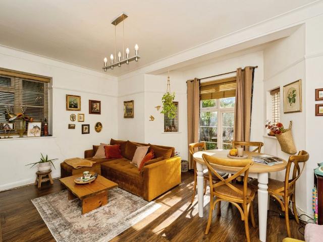 Apartment for rent in London Borough of Richmond upon Thames, Greater London