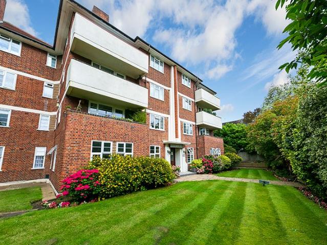 Apartment for rent in North Sheen, Greater London