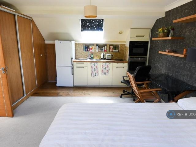 House for rent in East Sheen, Greater London