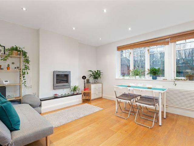 Apartment for rent in East Sheen, Greater London
