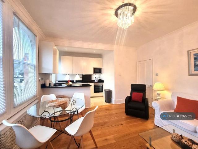 House for rent in North Sheen, Greater London