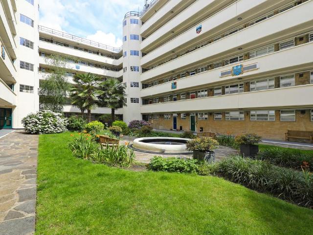 Apartment for rent in North Sheen, Greater London
