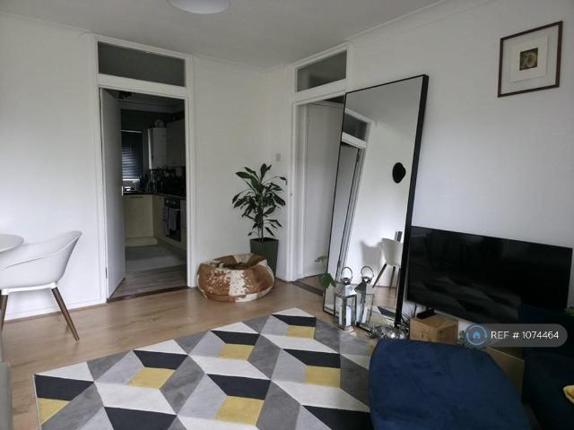 Apartment for rent in North Sheen, Greater London