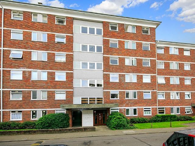 Apartment for rent in North Sheen, Greater London