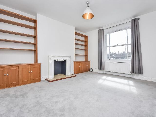 Apartment for rent in North Sheen, Greater London