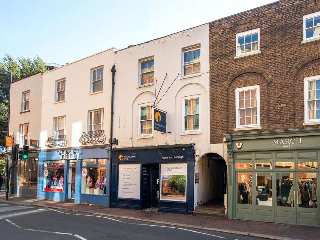 Apartment for rent in North Sheen, Greater London